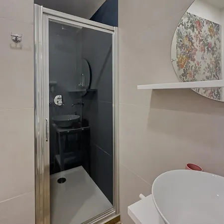 Lägenhet Realkasa Galliera & *