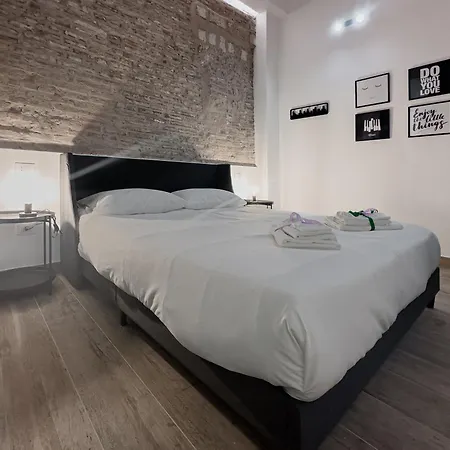 Lägenhet Realkasa Galliera & *